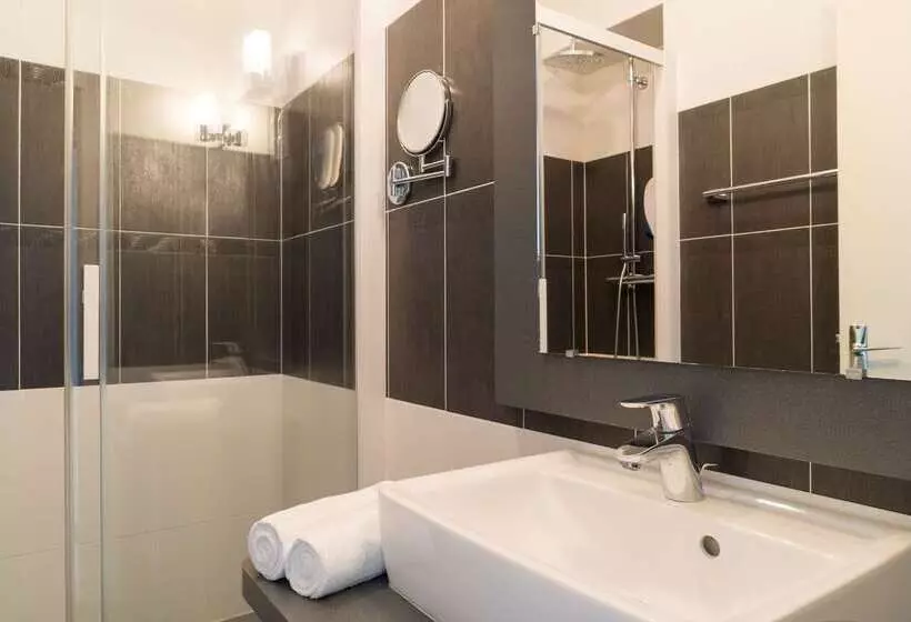 Отель The Originals City, Hôtel Armen Le Triton, Roscoff