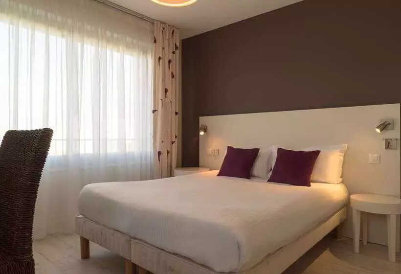 Отель The Originals City, Hôtel Armen Le Triton, Roscoff