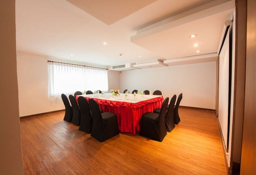 Hotel The Seasons Bangkok Huamark Sha