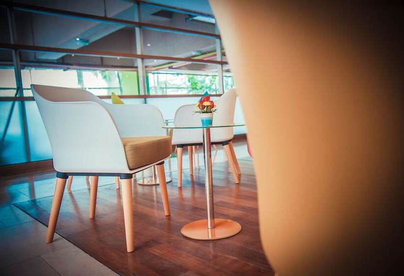 Hotel The Seasons Bangkok Huamark Sha