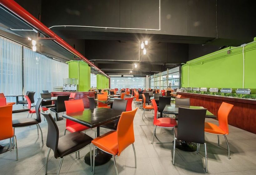 Hotel The Seasons Bangkok Huamark Sha