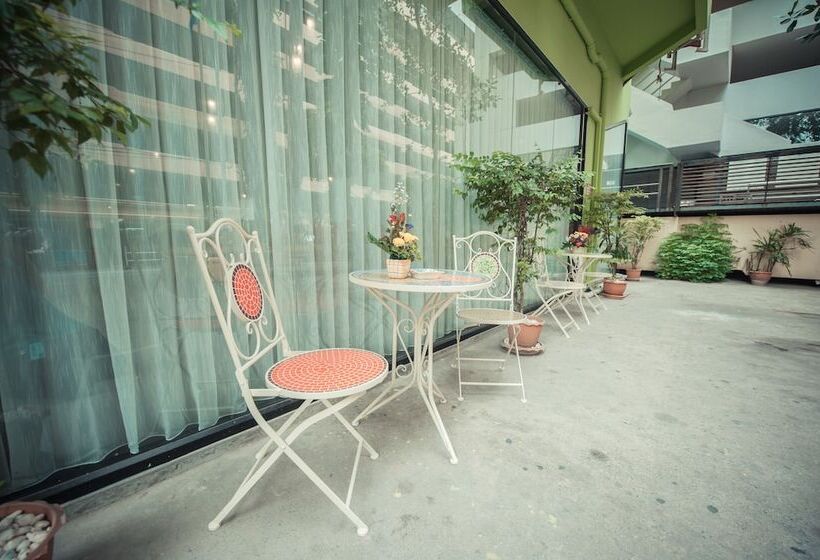 Hotel The Seasons Bangkok Huamark Sha