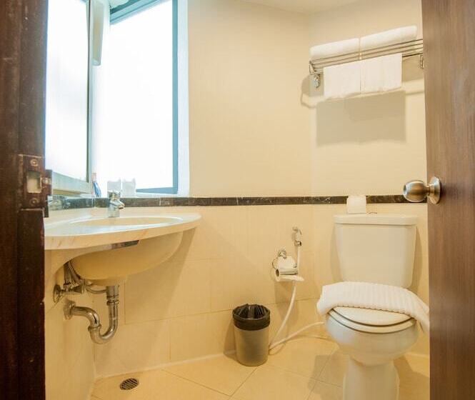 Hotel The Seasons Bangkok Huamark Sha