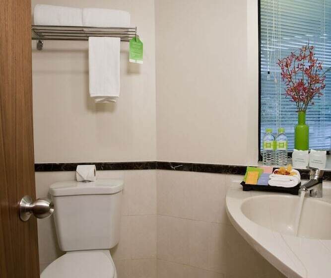 Hotel The Seasons Bangkok Huamark Sha