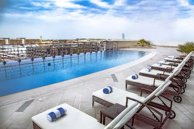 Staybridge Suites Dubai Internet City, An Ihg