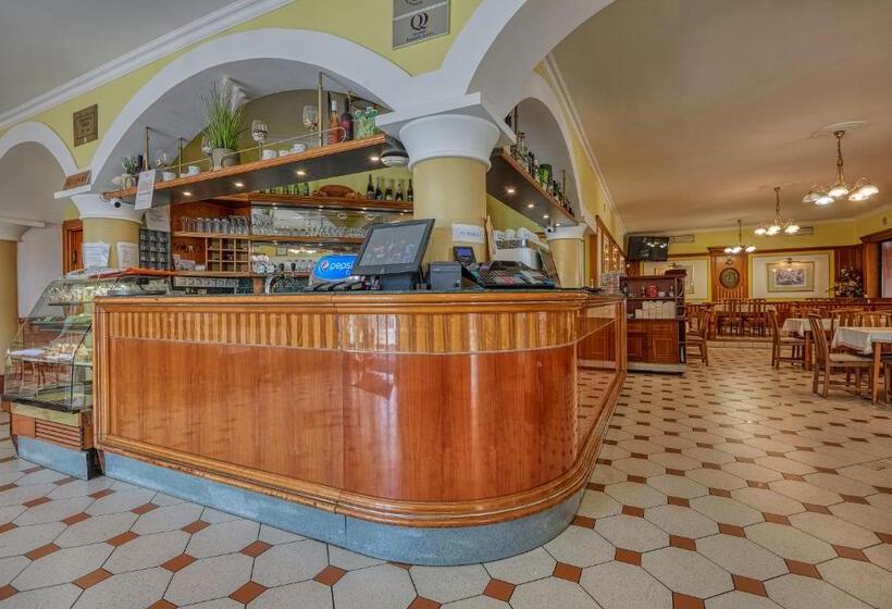 مبيت وإفطار Tercia Kópháza Panzió B