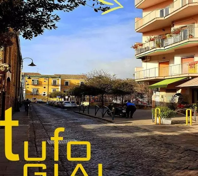 Aamiaismajoitus (B&B) Tufo Giallo Rooms