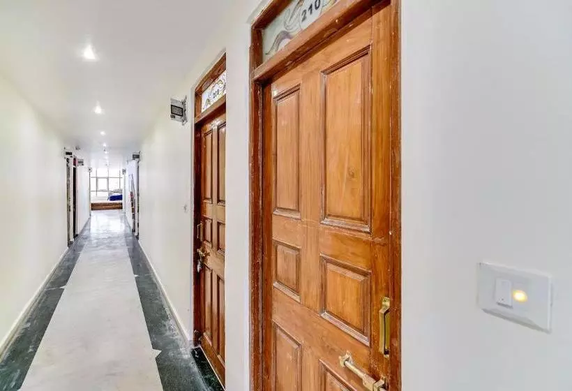 ホテル Oyo 37671 Sudarshan Palace