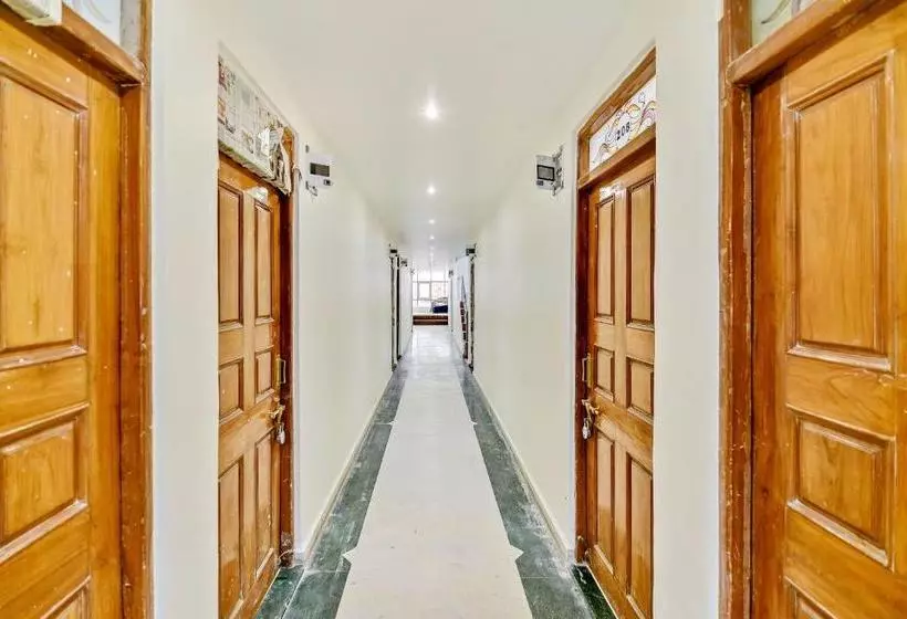 ホテル Oyo 37671 Sudarshan Palace