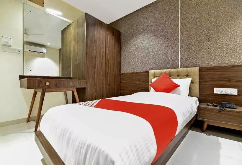 ホテル Oyo 37671 Sudarshan Palace