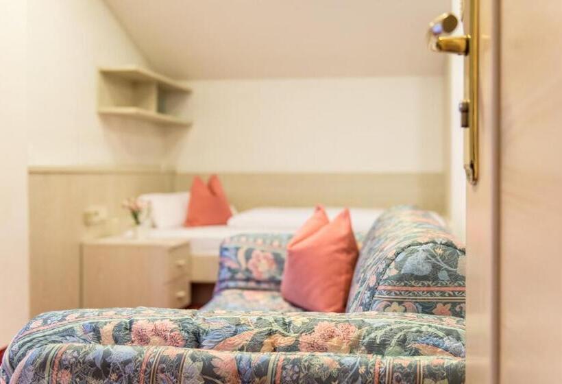 ホテル Sigmunderhof