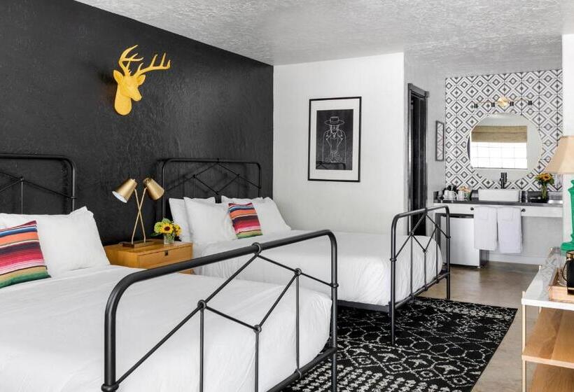 فندق Wimberley Inn & Bar