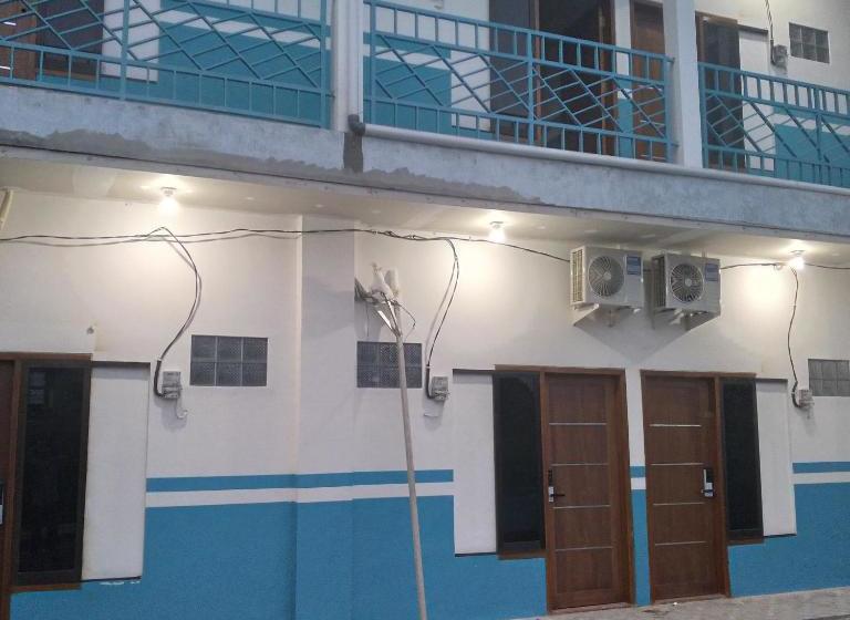 فندق على الطريق Banyu Biruku Syariah Near Pantai Bohay Probolinggo