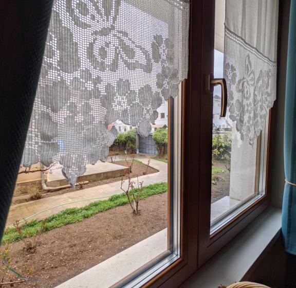 ペンション Guesthouse Tershana