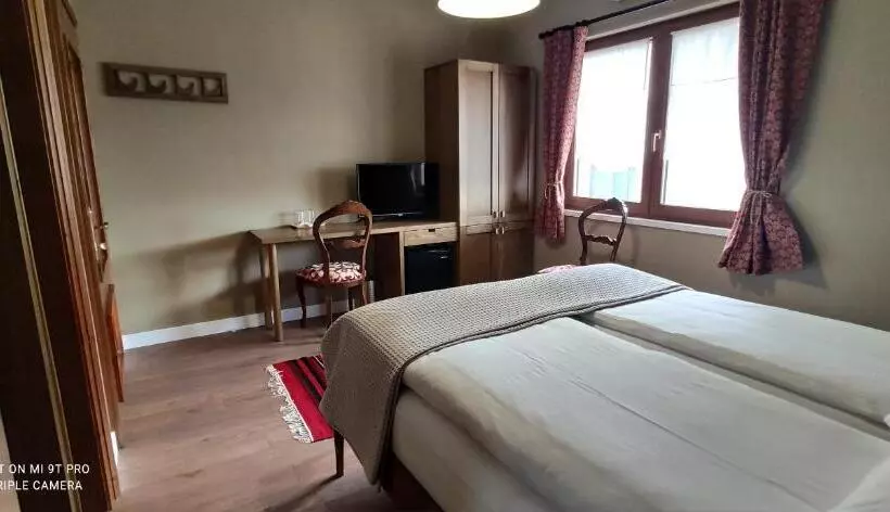 Majatalo Guesthouse Tershana