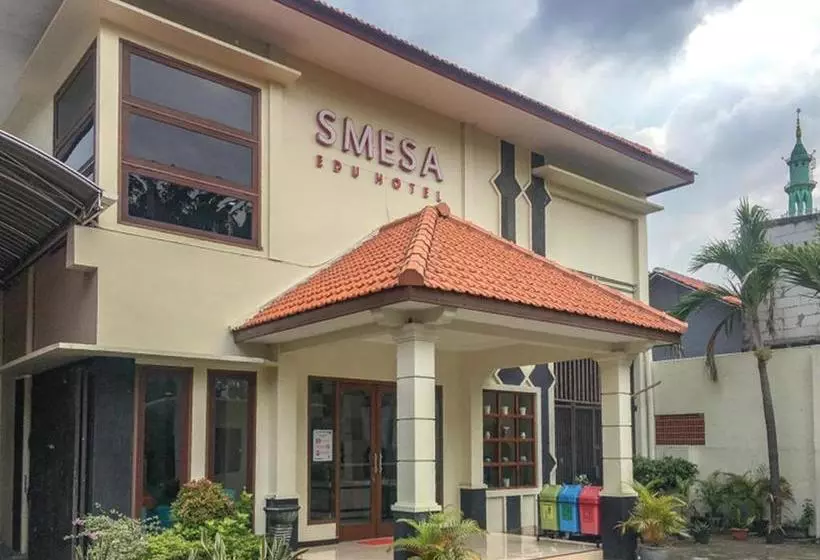 Smesa Edotel Syariah Surabaya Mitra Reddoorz