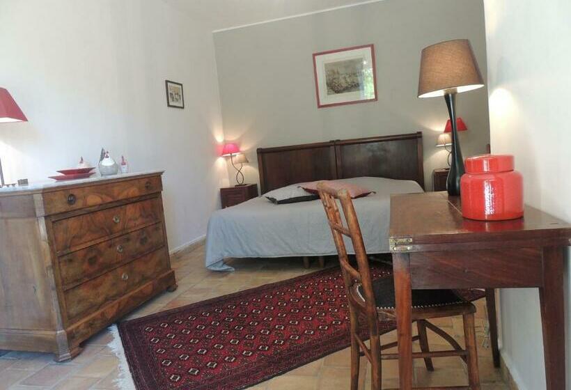 مبيت وإفطار Les Chênes Verts