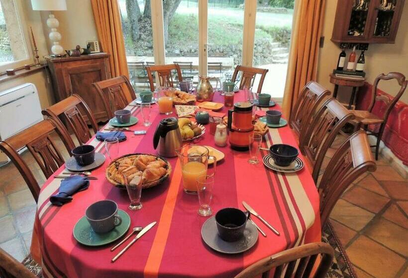 مبيت وإفطار Les Chênes Verts