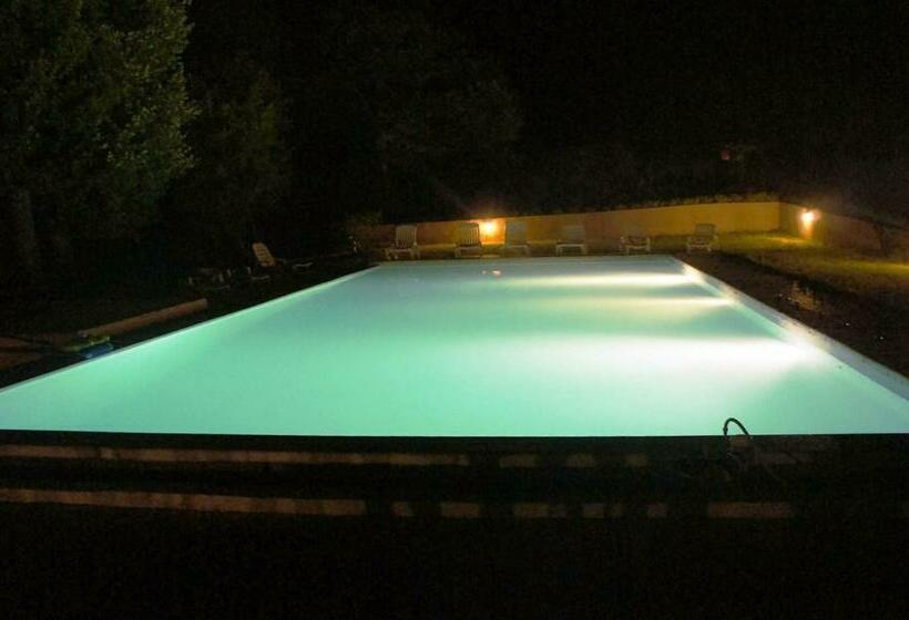 مبيت وإفطار Les Chênes Verts