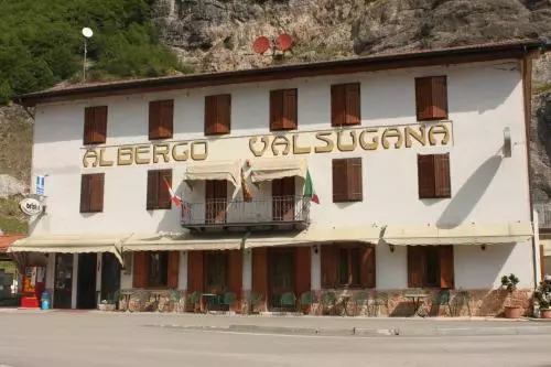 ホテル Albergo Ristorante Valsugana