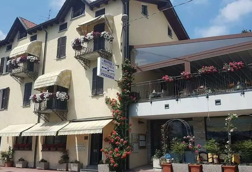 ホテル Ristorante Vittoria