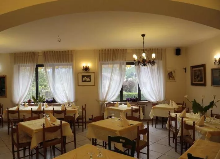 ホテル Ristorante Vittoria