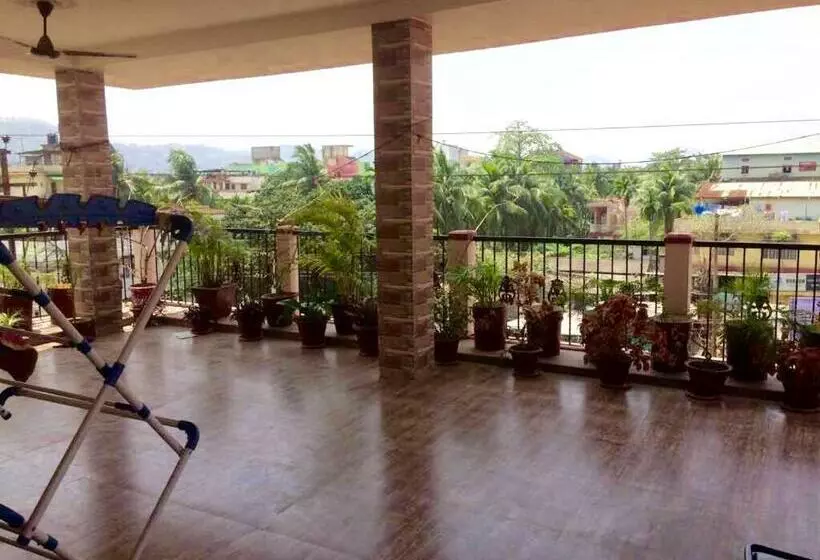 پانسیون Eastin Homestay