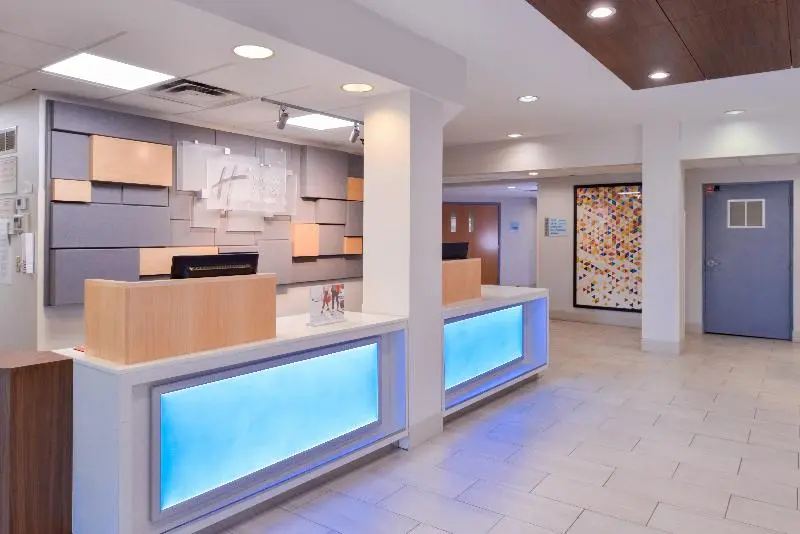 Holiday Inn Express Hotel & Suites Southfield   Detroit, An Ihg