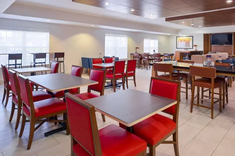 Holiday Inn Express Hotel & Suites Southfield   Detroit, An Ihg
