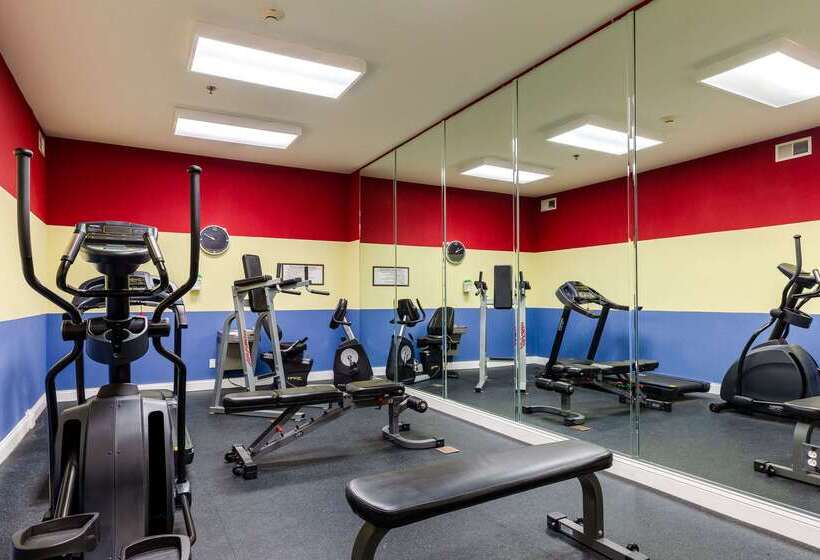 فندق Spark By Hilton Savannah Airport