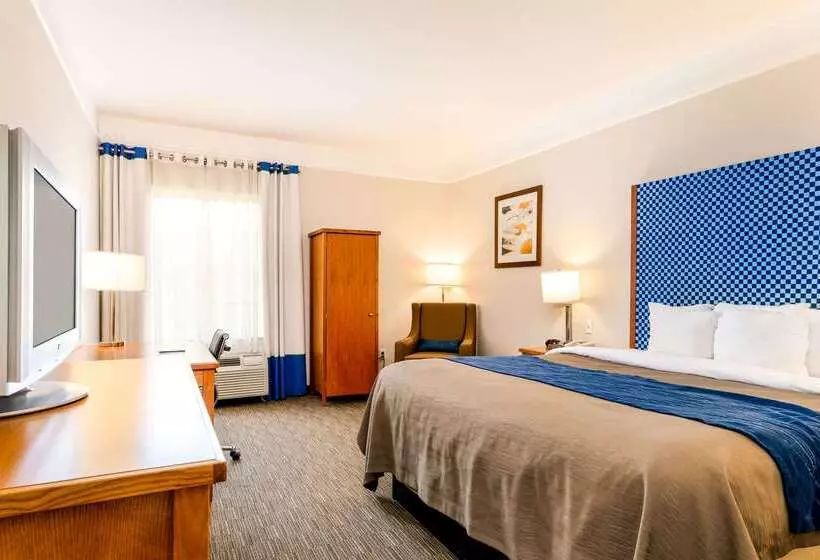 فندق Spark By Hilton Savannah Airport