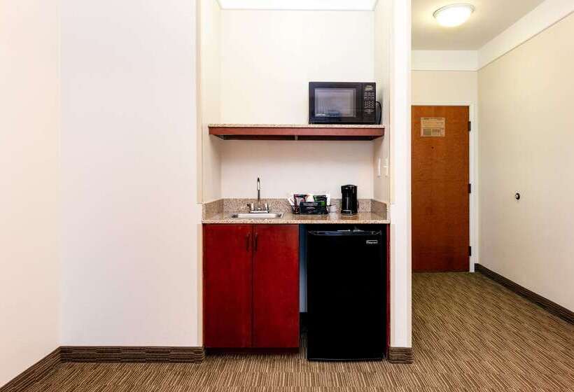 فندق Spark By Hilton Savannah Airport