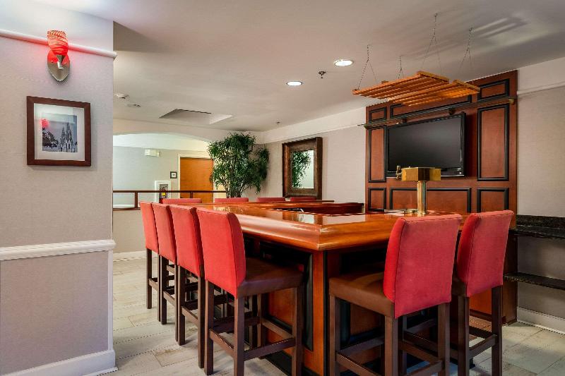 فندق Spark By Hilton Savannah Airport