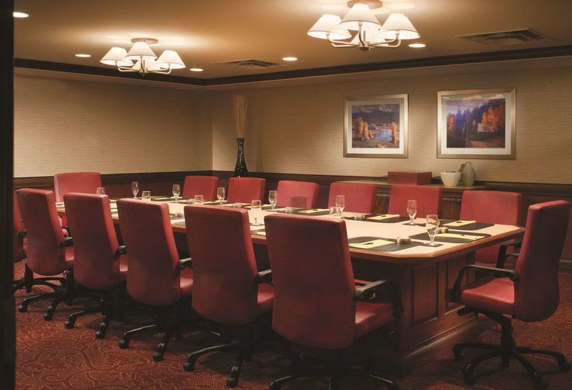 Otel Doubletree By Hilton Cincinnati Airport