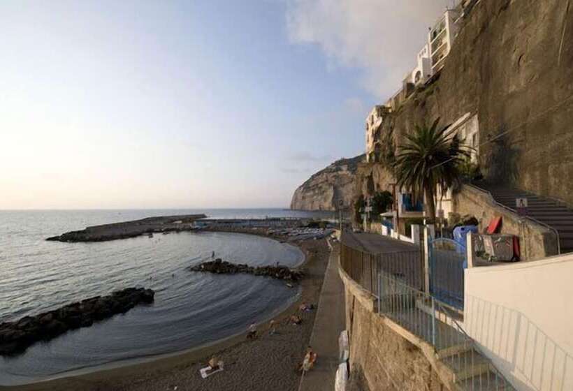 ホテル Giosue  A Mare Sorrento