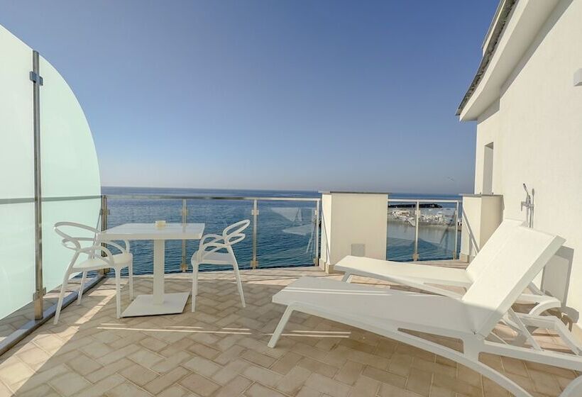 ホテル Giosue  A Mare Sorrento