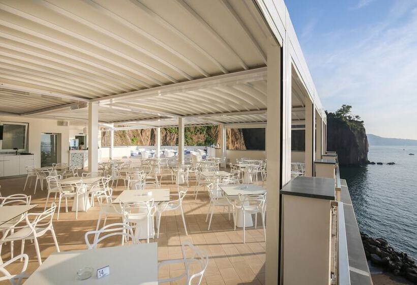 ホテル Giosue  A Mare Sorrento