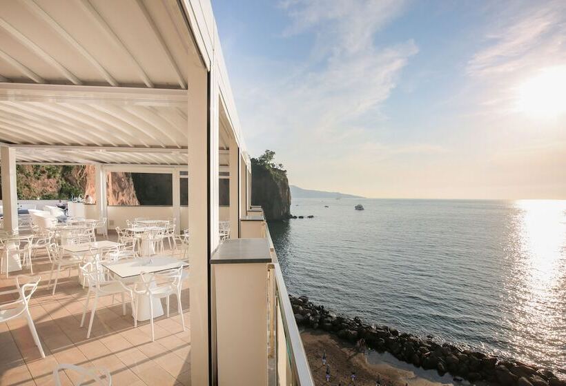 ホテル Giosue  A Mare Sorrento