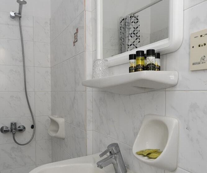 בית מלון כפרי Glaros