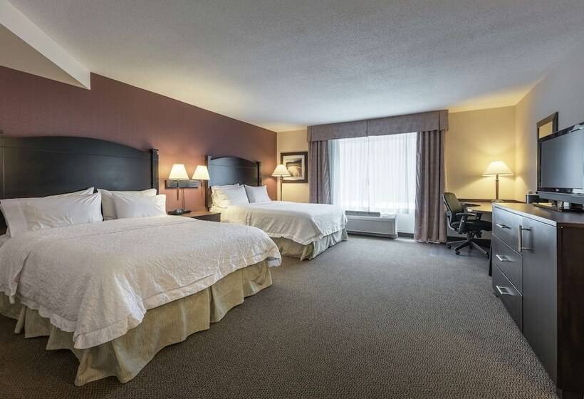 هتل Hampton Inn & Suites By Hilton Moncton