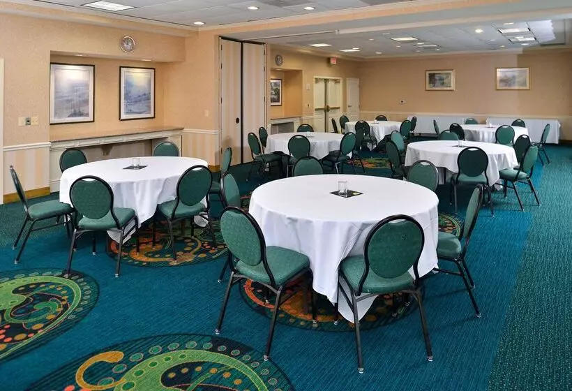 هتل Hilton Garden Inn Columbia