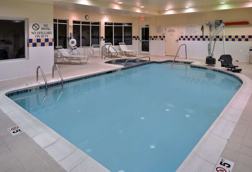 בית מלון כפרי Hilton Garden Inn Columbia