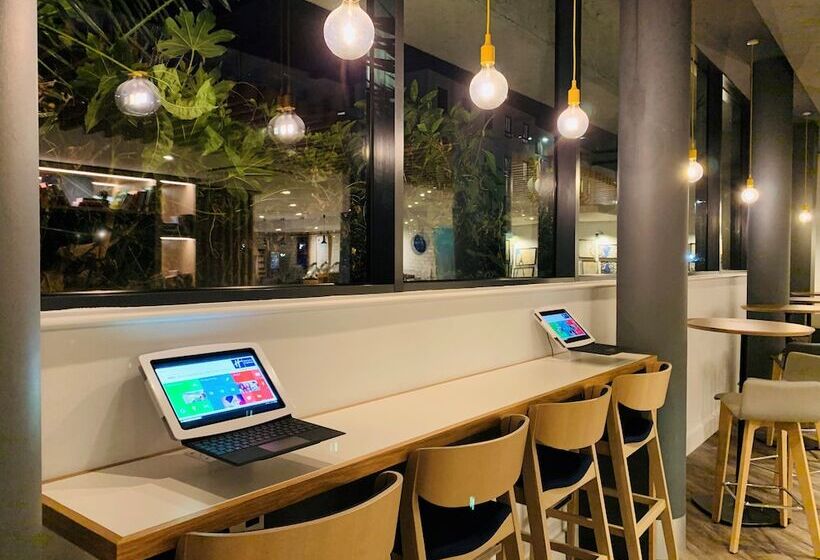 Hotel Holiday Inn Express Cheltenham Town Centre, An Ihg