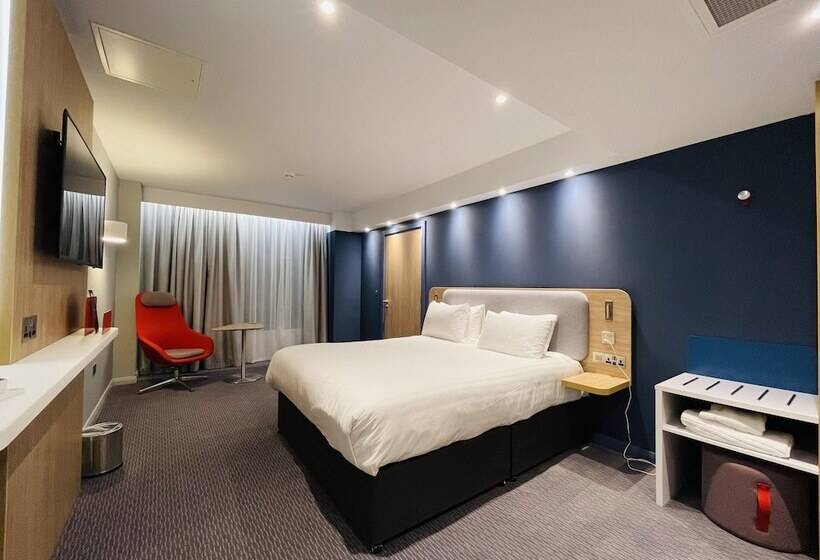Hotel Holiday Inn Express Cheltenham Town Centre, An Ihg