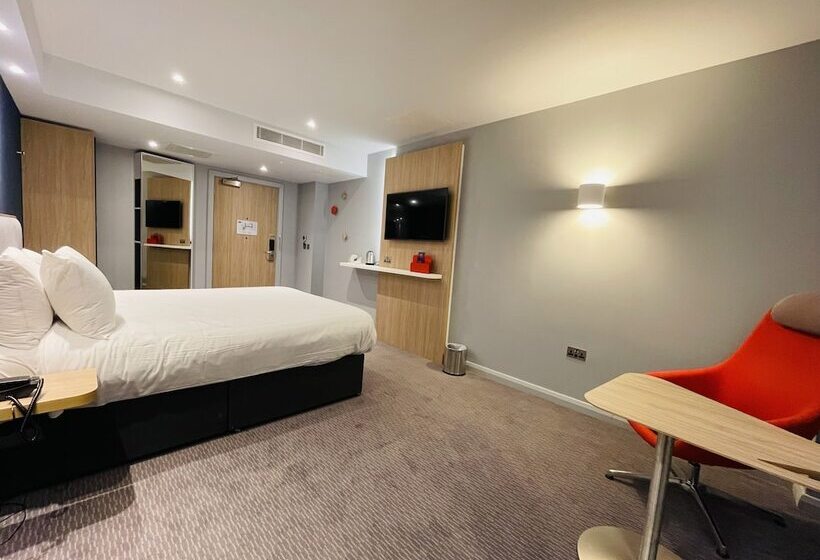 Hotel Holiday Inn Express Cheltenham Town Centre, An Ihg