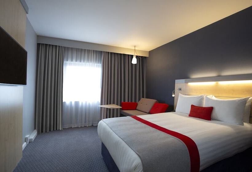 Hotel Holiday Inn Express Cheltenham Town Centre, An Ihg