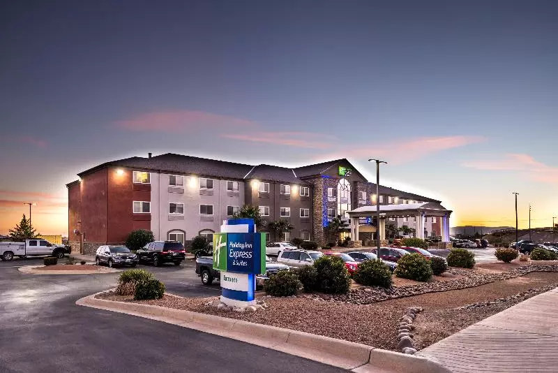 호텔 Holiday Inn Express & Suites Alamogordo Highway 54/70, An Ihg