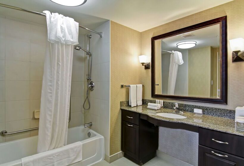 ホテル Homewood Suites By Hilton Sudbury