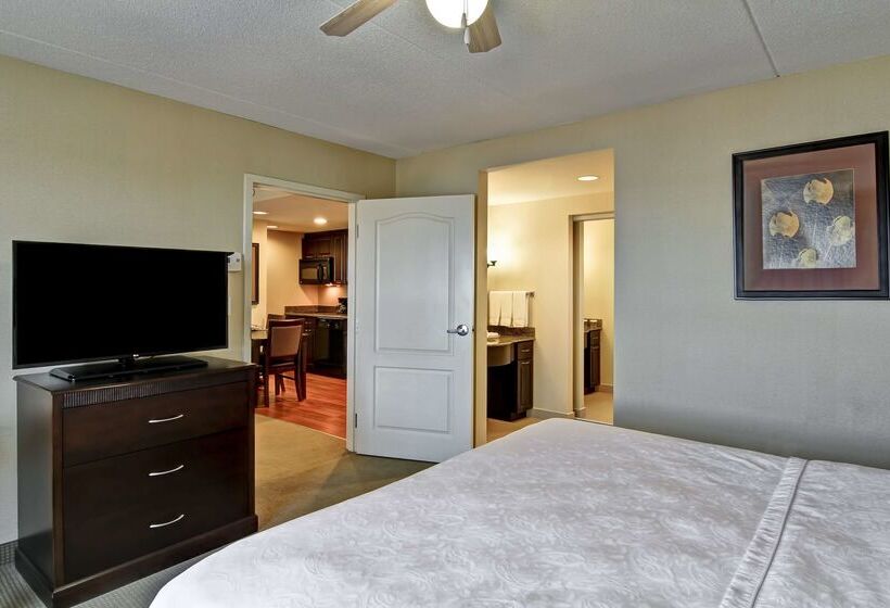 ホテル Homewood Suites By Hilton Sudbury