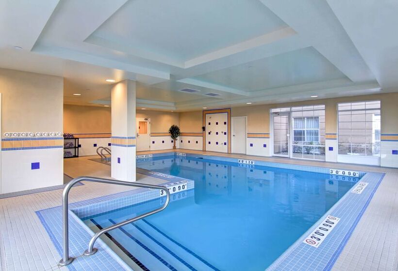 ホテル Homewood Suites By Hilton Sudbury